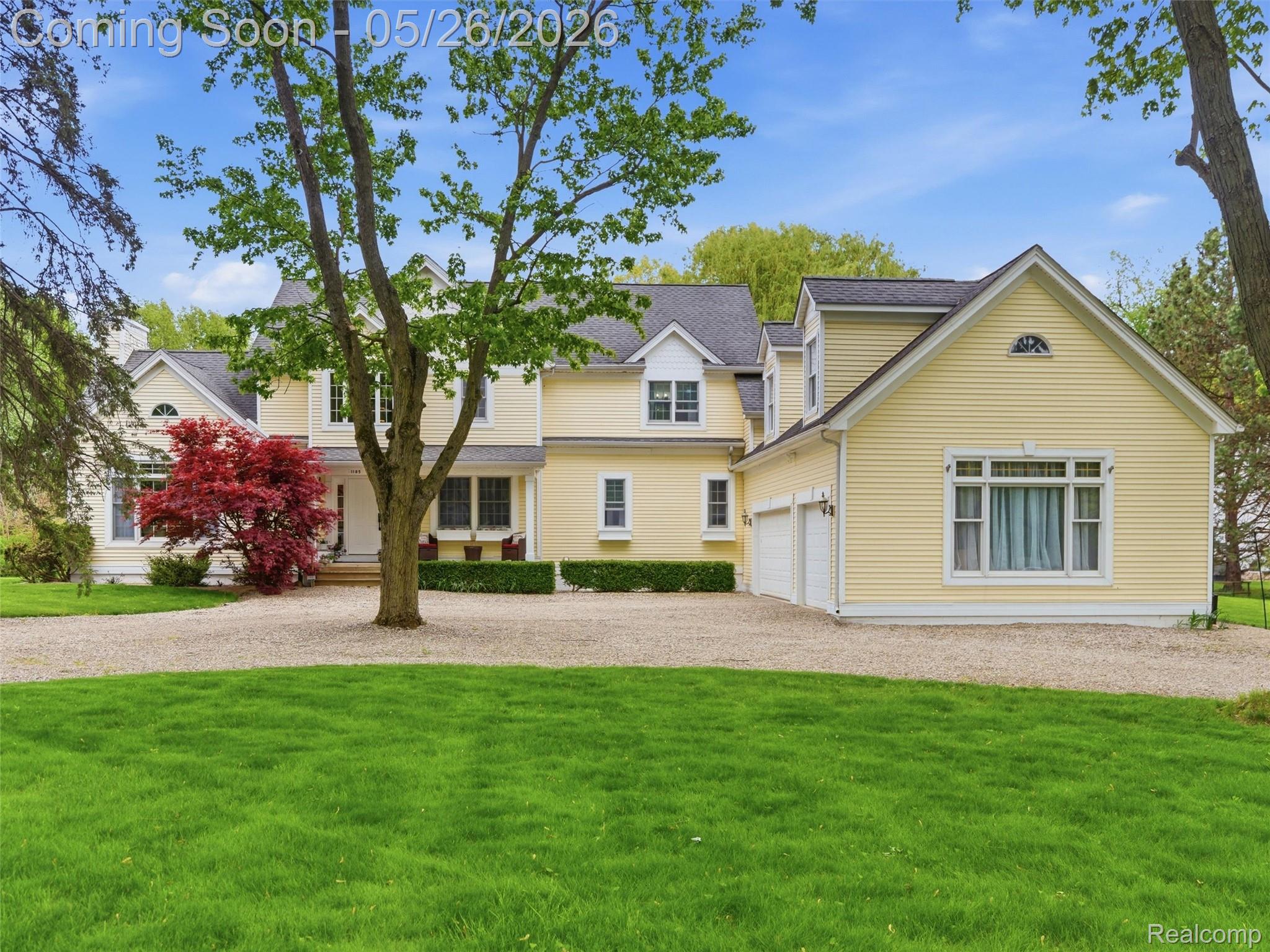 1185 Avon Circle W
