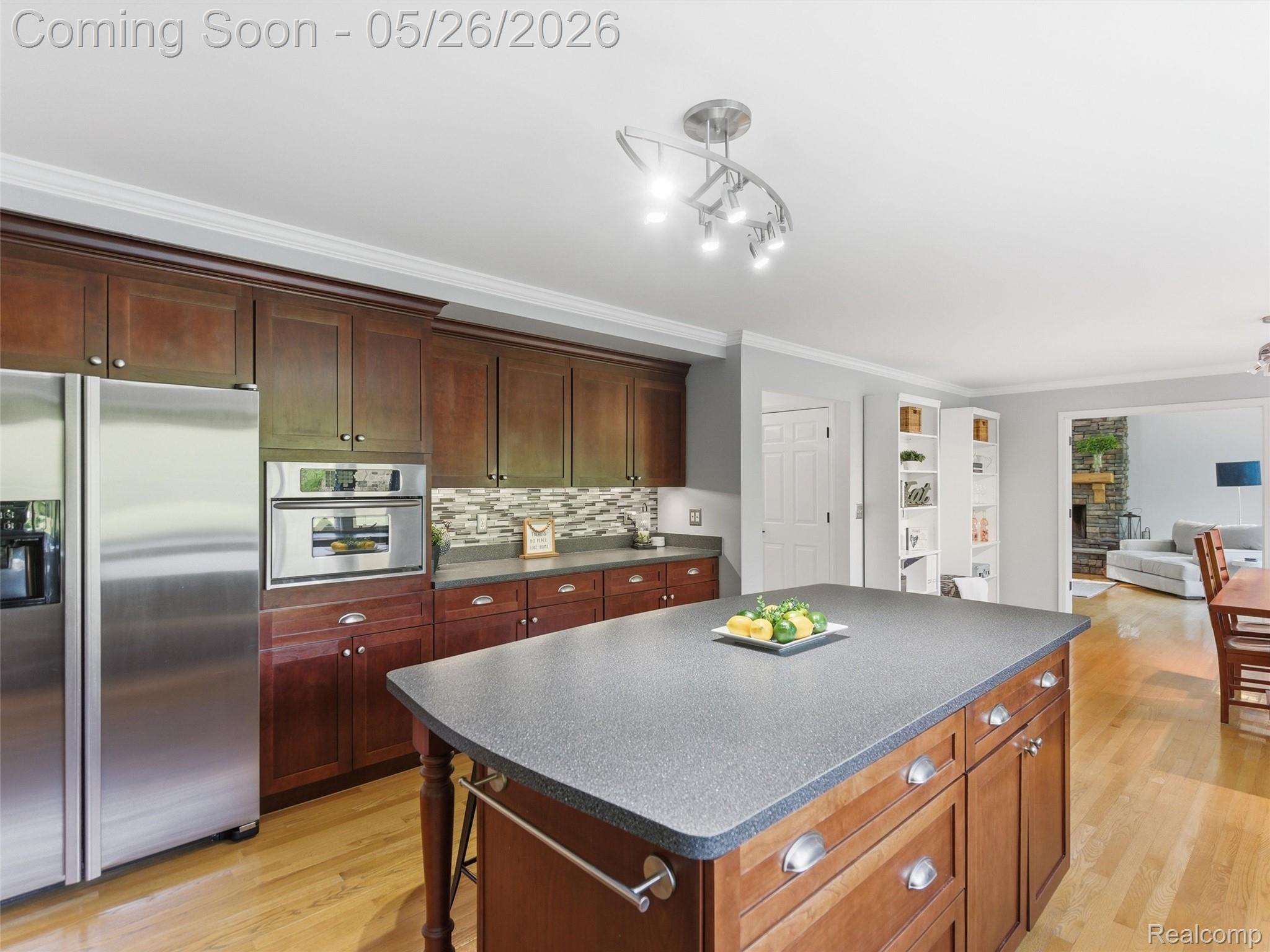 1185 Avon Circle W