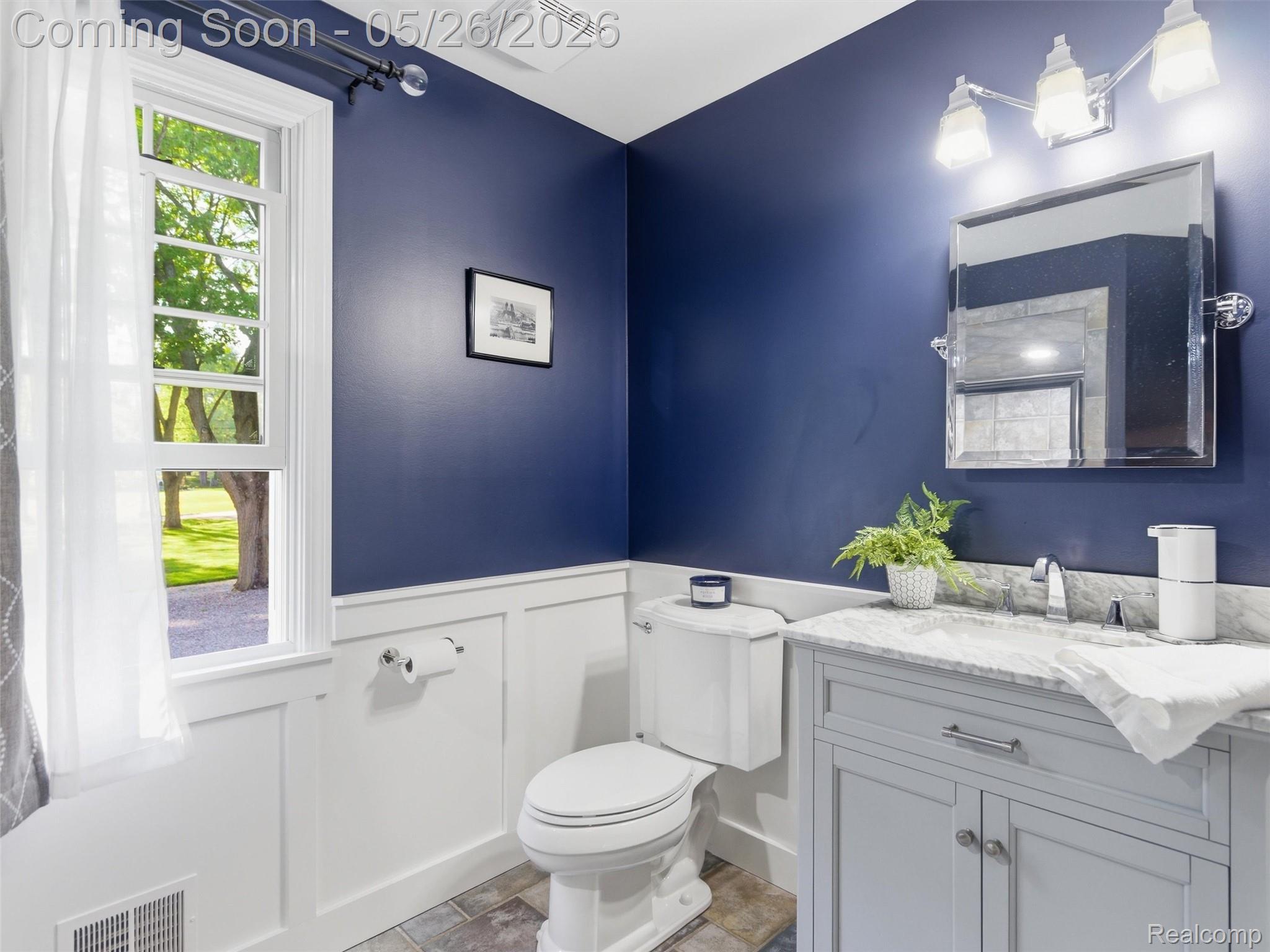 1185 Avon Circle W