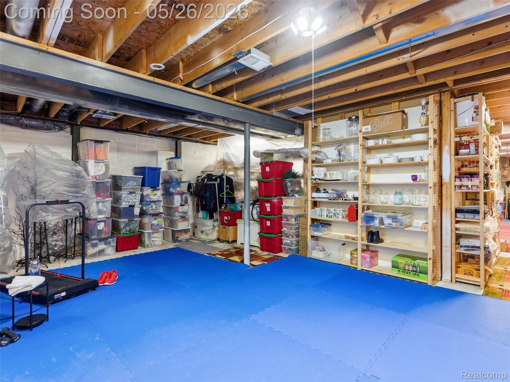 1185 Avon Circle W