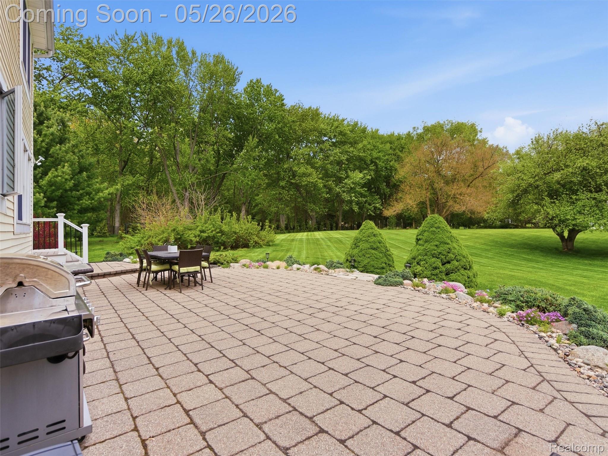 1185 Avon Circle W