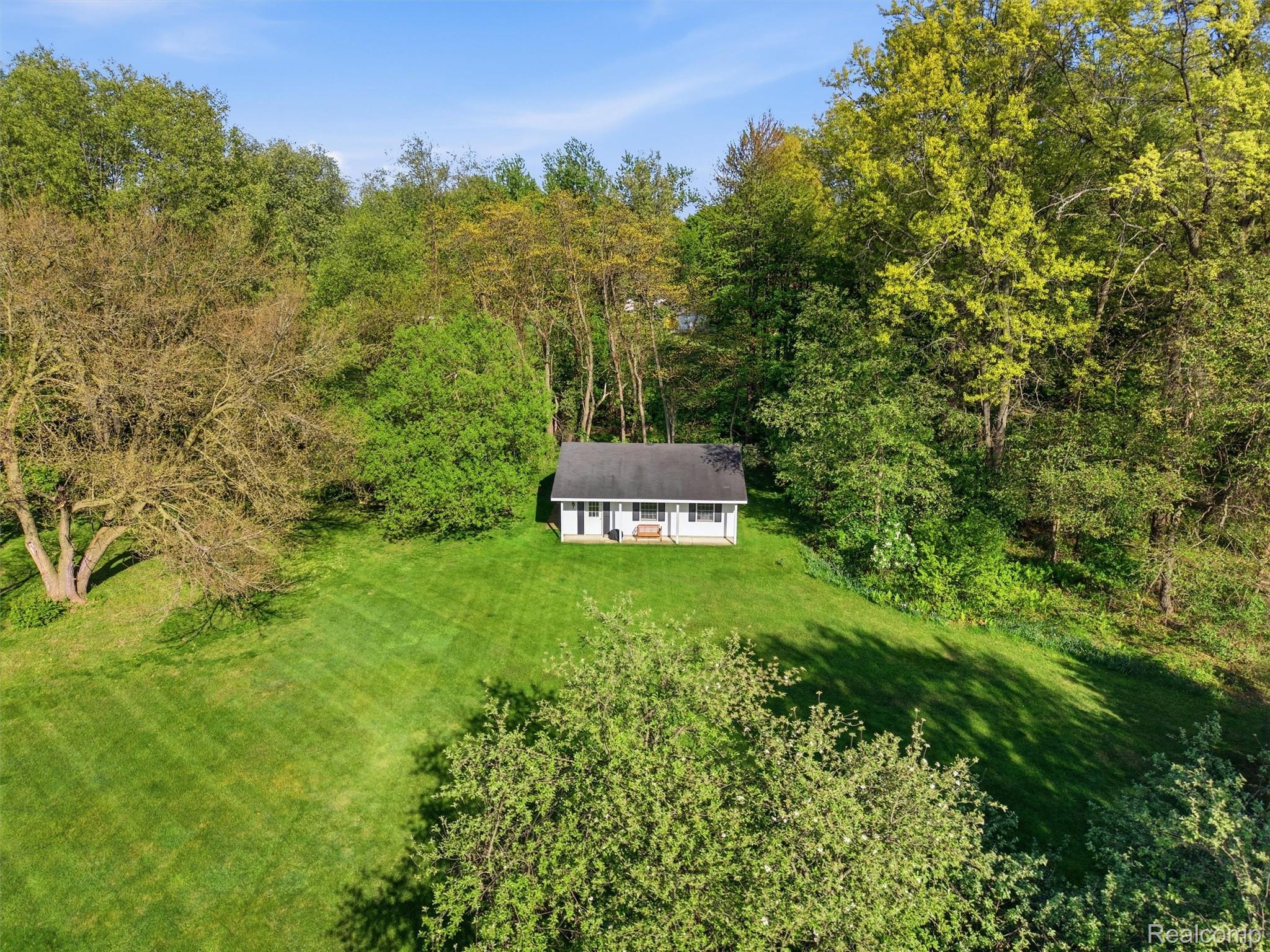 1185 Avon Circle W