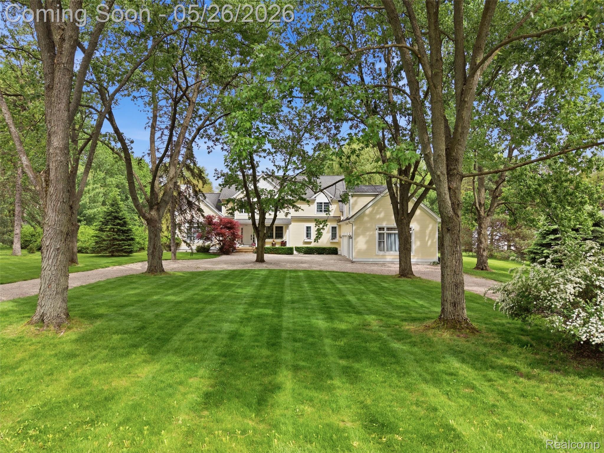 1185 Avon Circle W