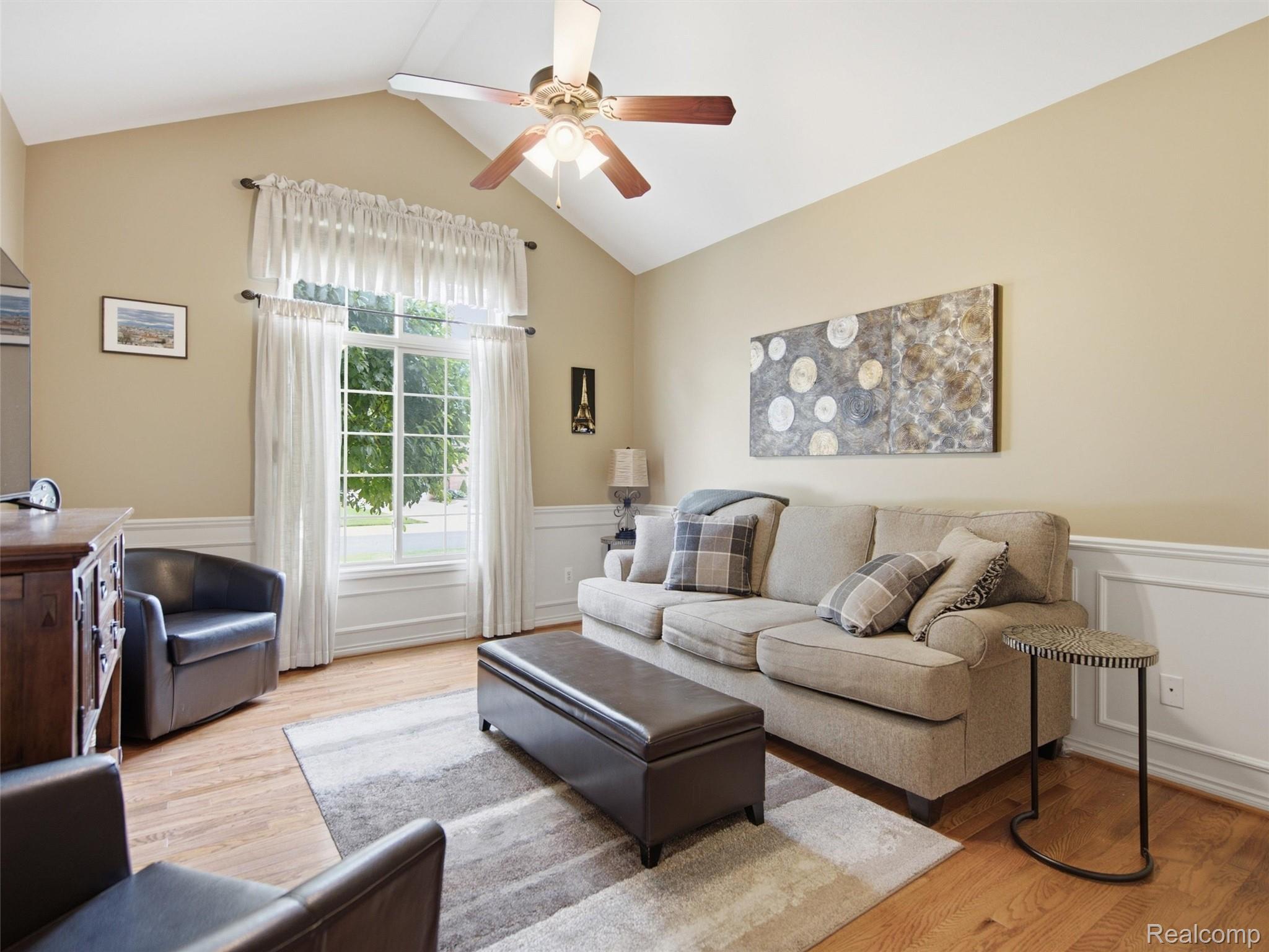 2633 Ridgecrest Drive