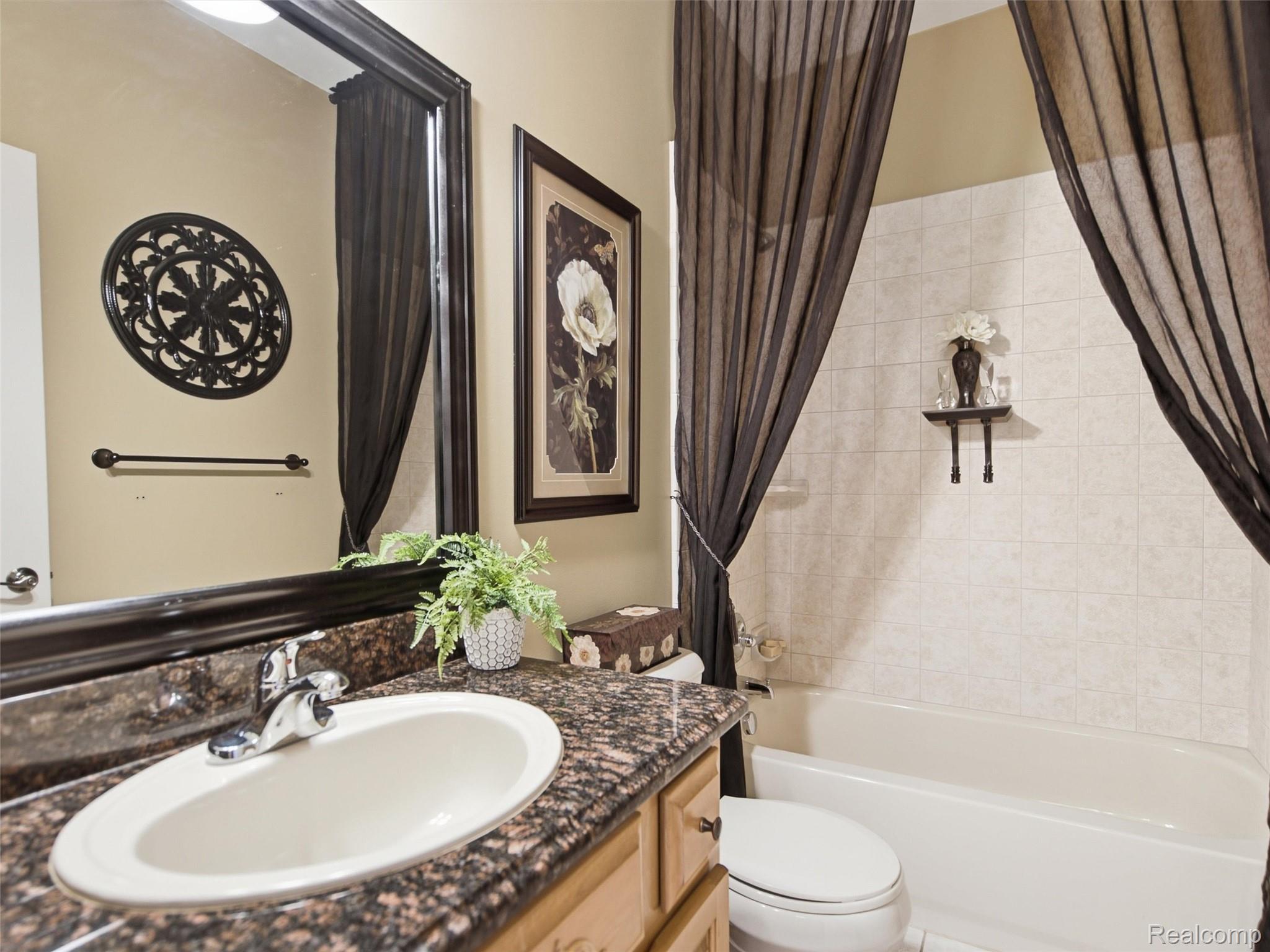 2633 Ridgecrest Drive