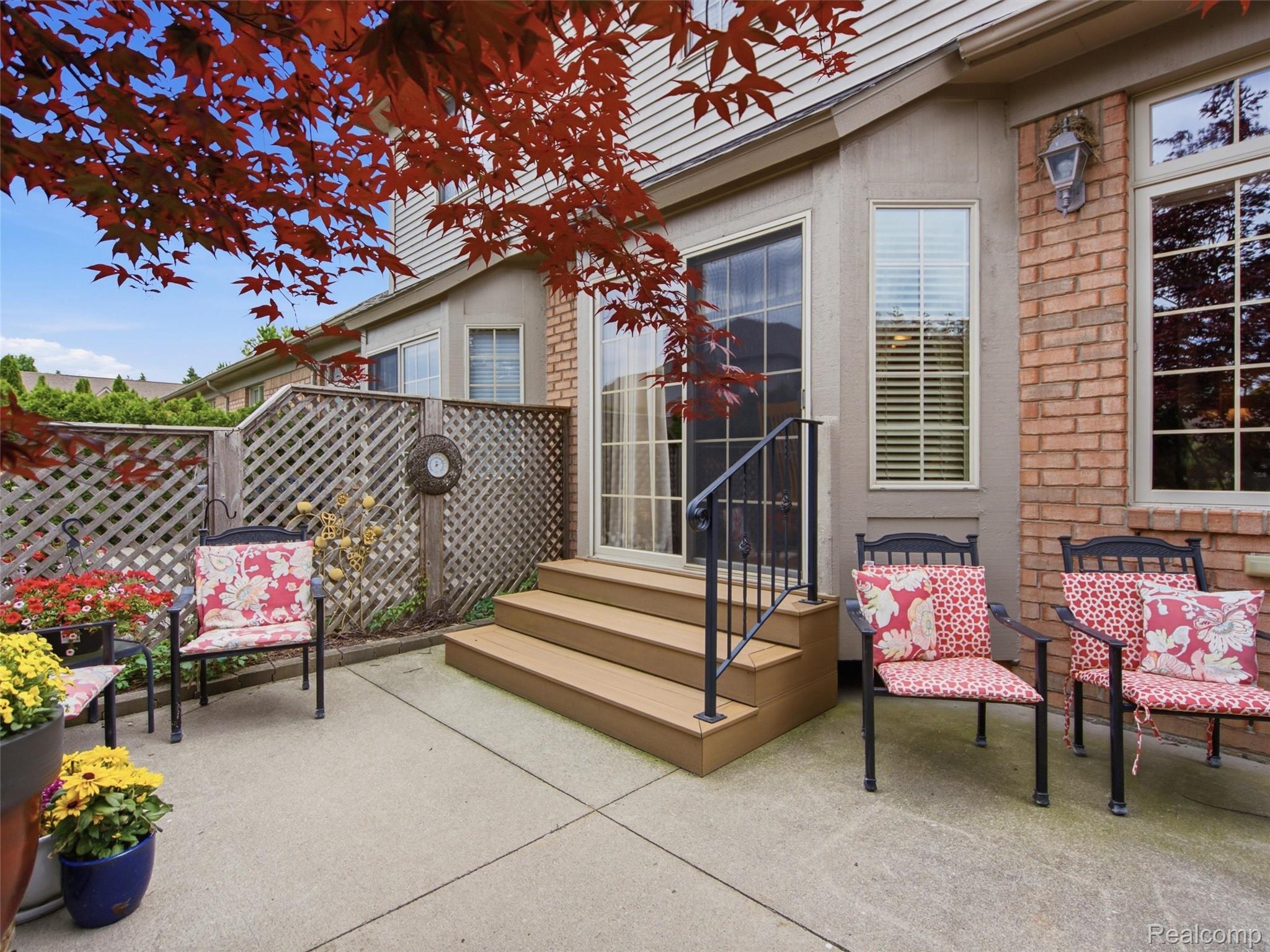 2633 Ridgecrest Drive