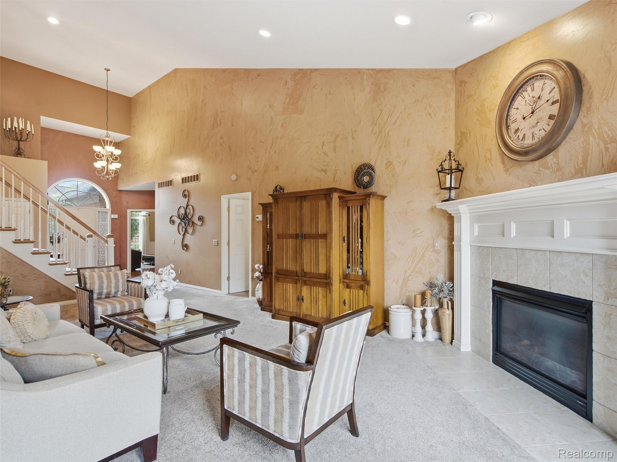 2633 Ridgecrest Drive