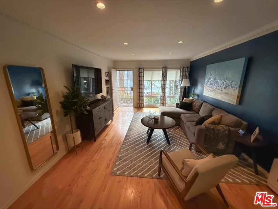 1204 N Crescent Heights Boulevard 3