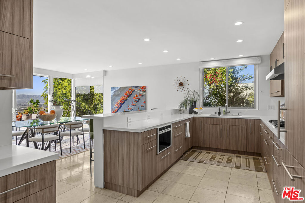 3851 Beverly Ridge Drive