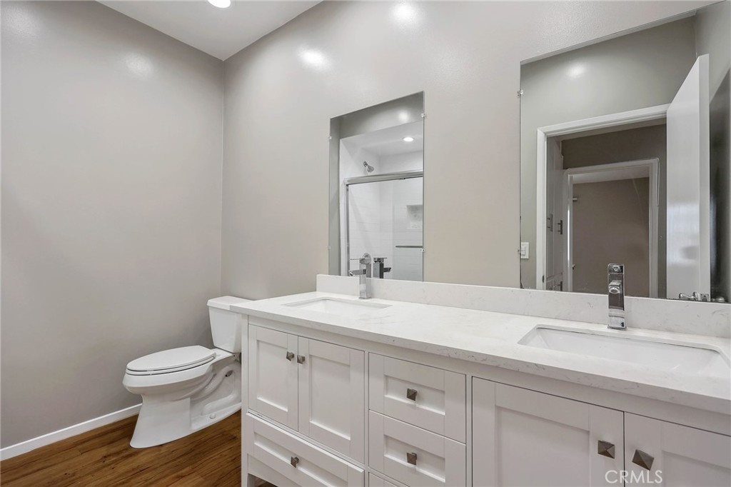 3500 W Manchester Boulevard 162