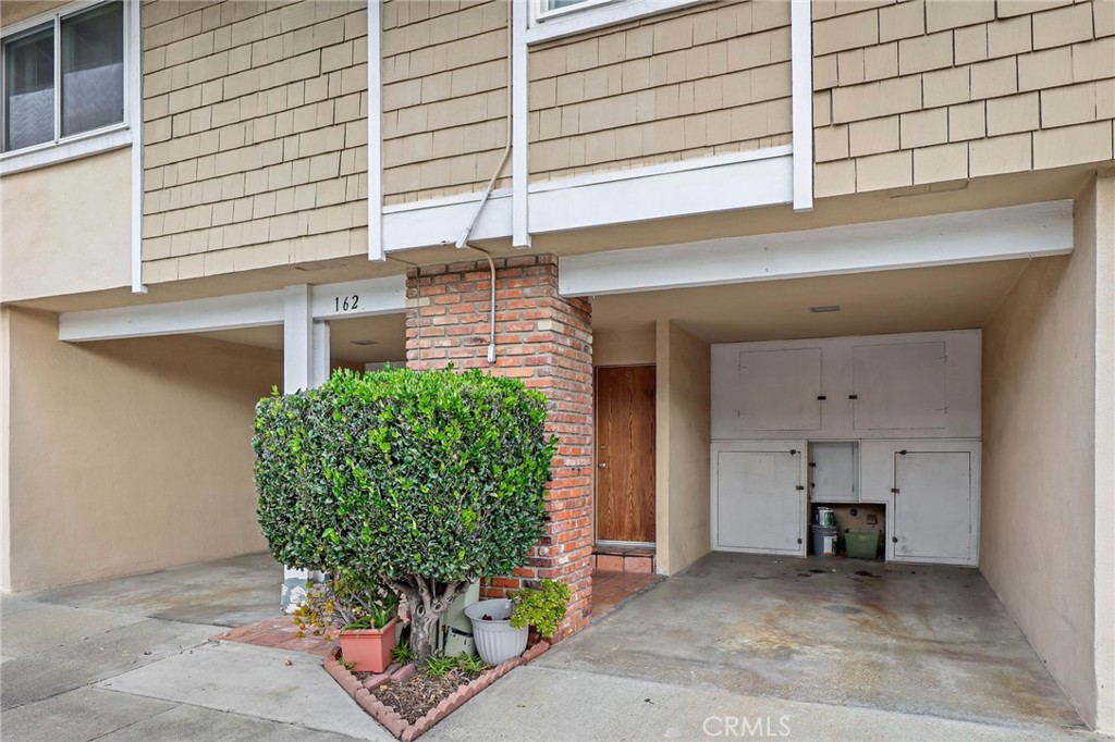 3500 W Manchester Boulevard 162