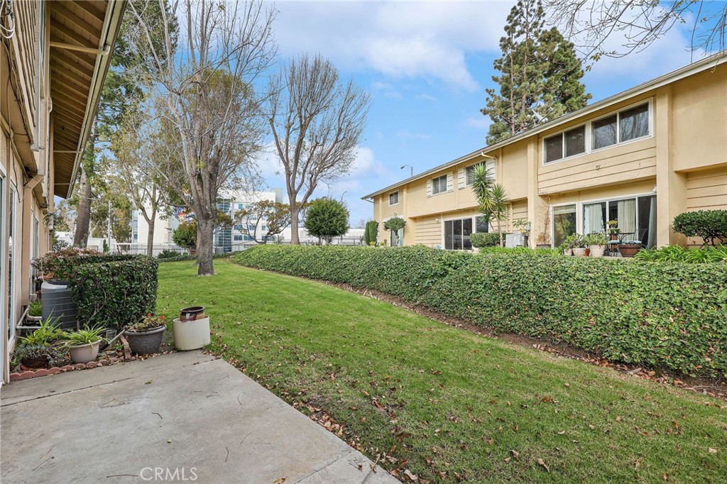 3500 W Manchester Boulevard 162