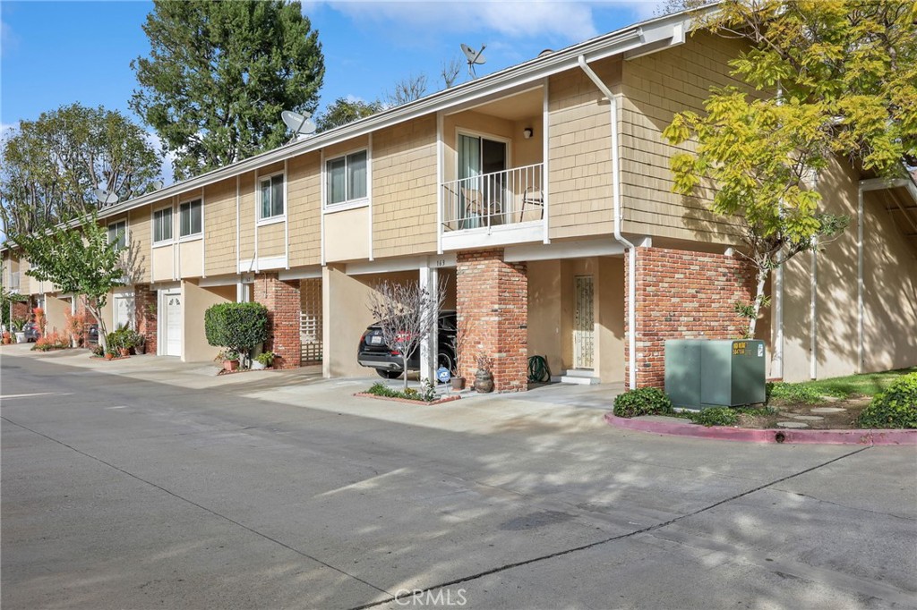 3500 W Manchester Boulevard 162