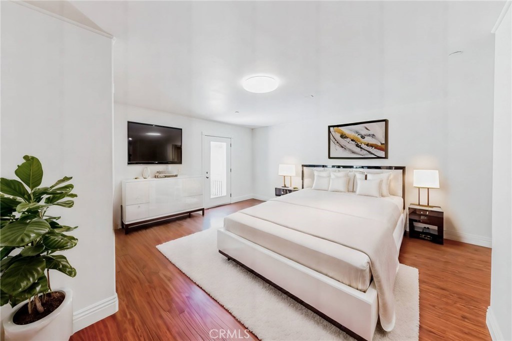 5038 Tendilla Avenue