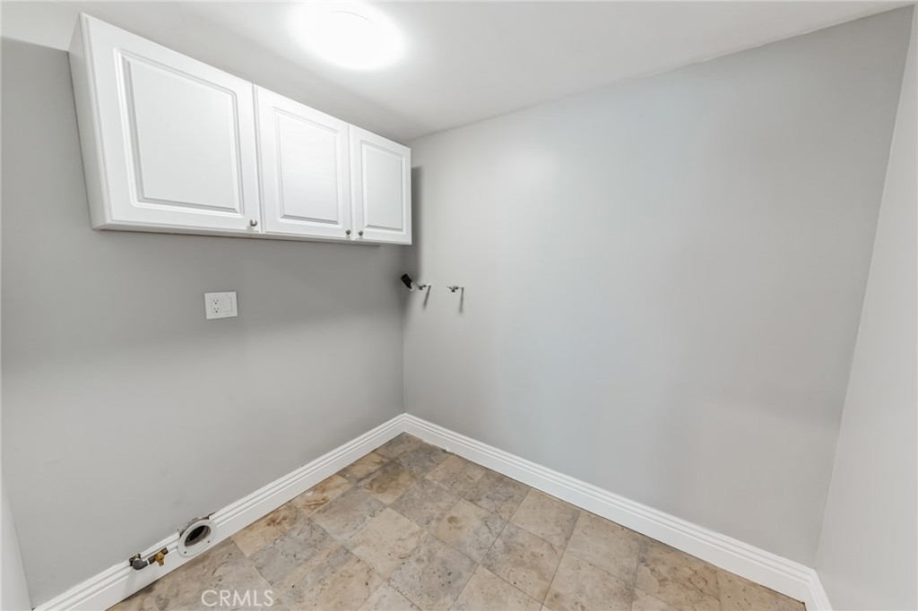 5038 Tendilla Avenue