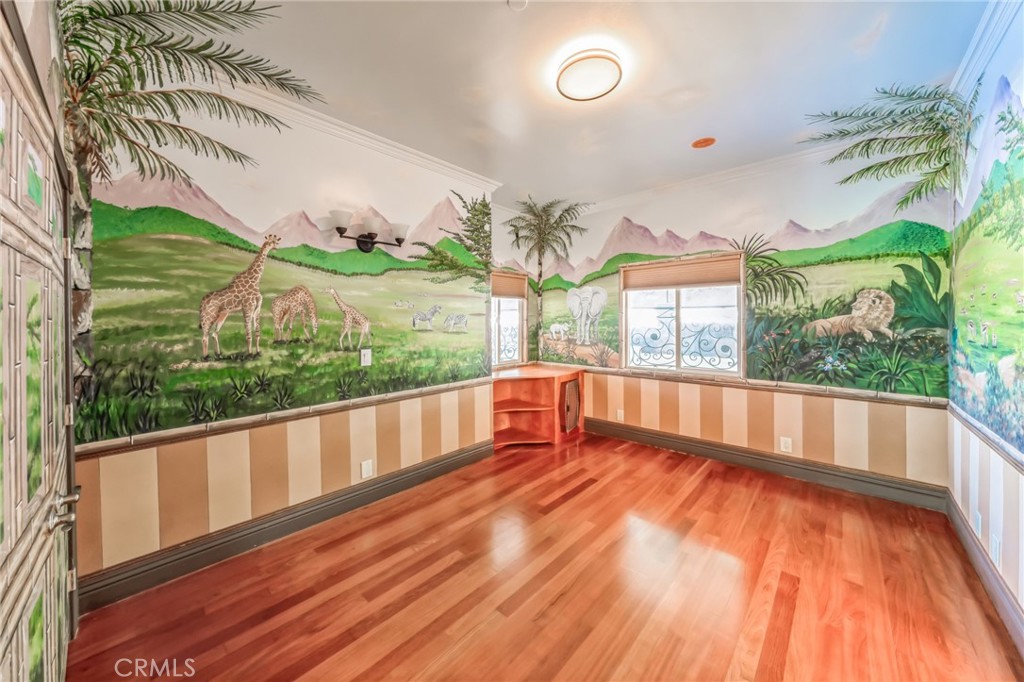 5038 Tendilla Avenue