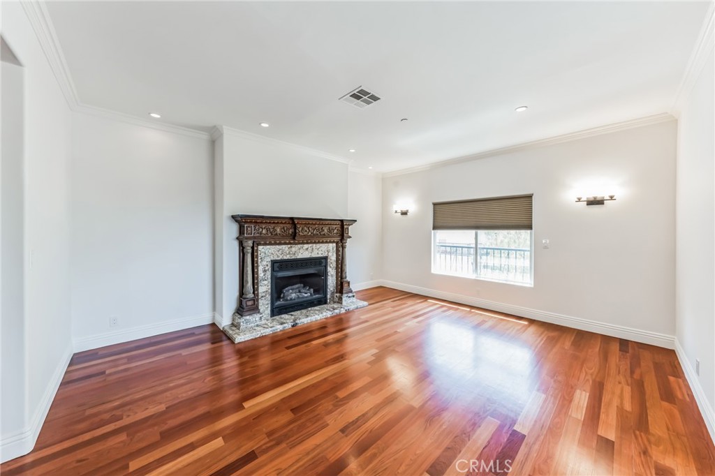 5038 Tendilla Avenue