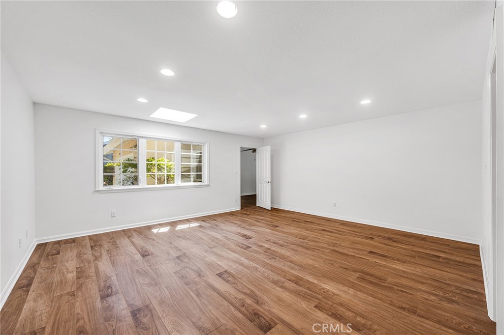 5041 Haskell Avenue