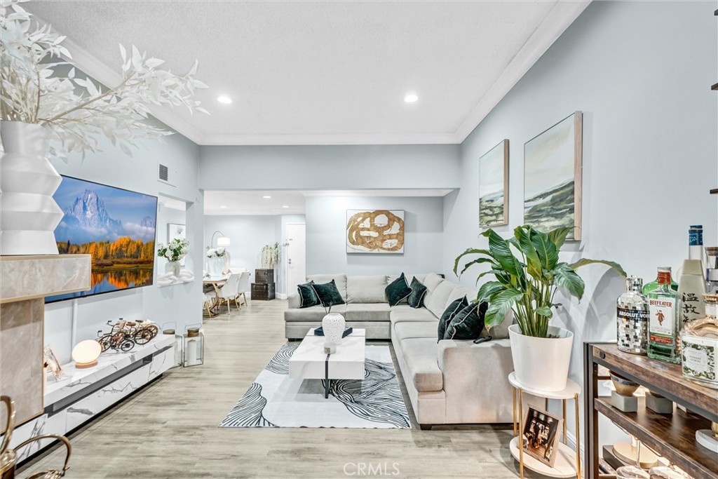 7800 Topanga Canyon