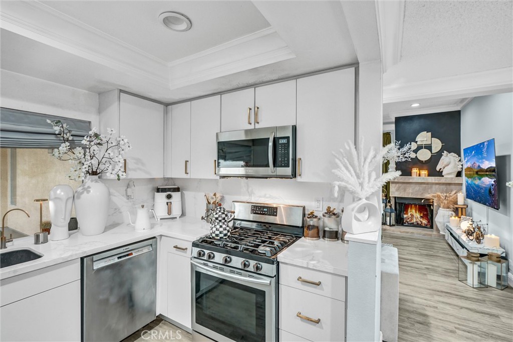 7800 Topanga Canyon