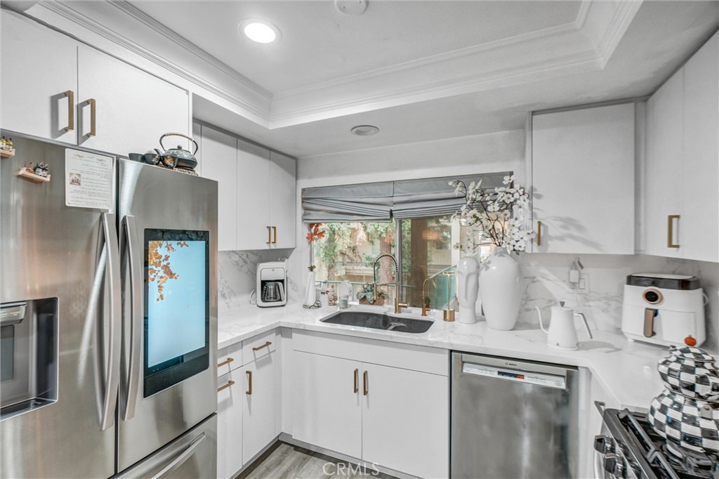 7800 Topanga Canyon