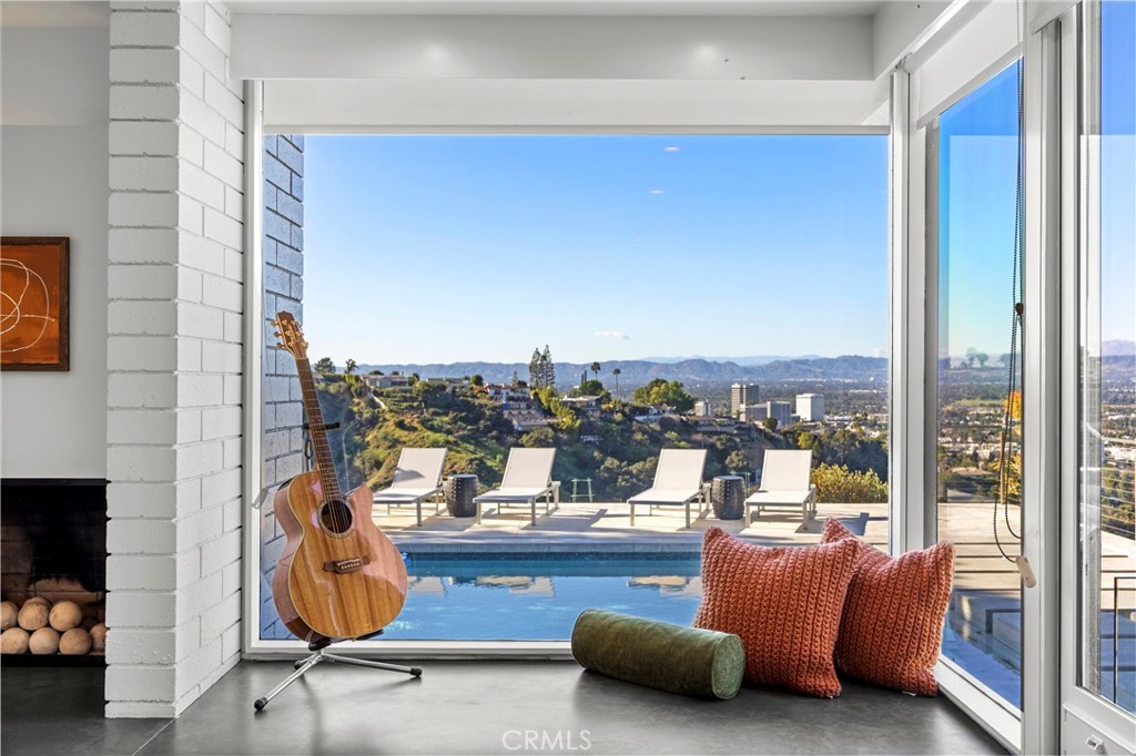 3851 Beverly Ridge