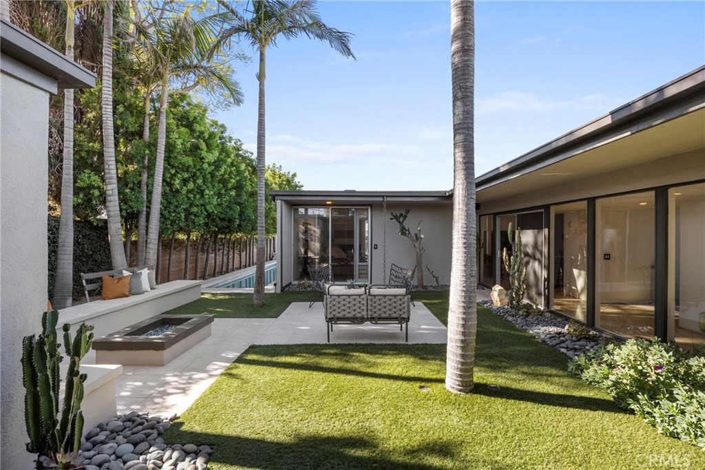 3851 Beverly Ridge