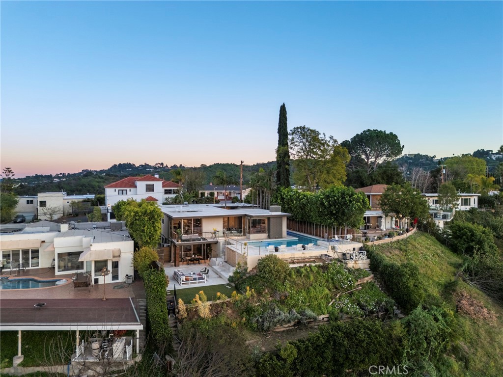 3851 Beverly Ridge