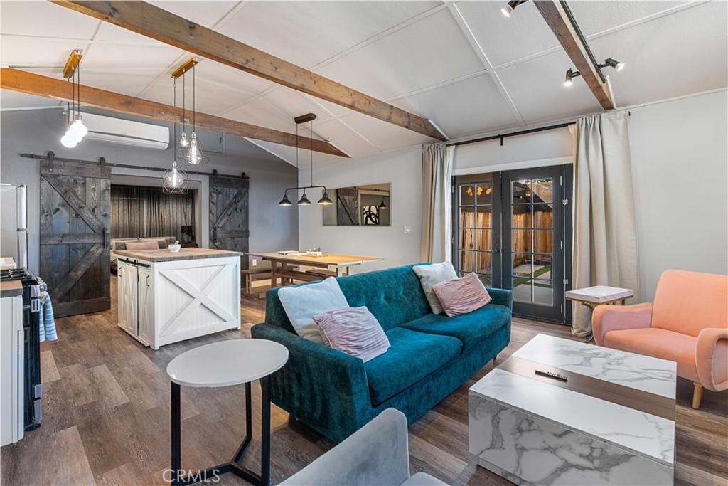 6514 Coldwater Canyon