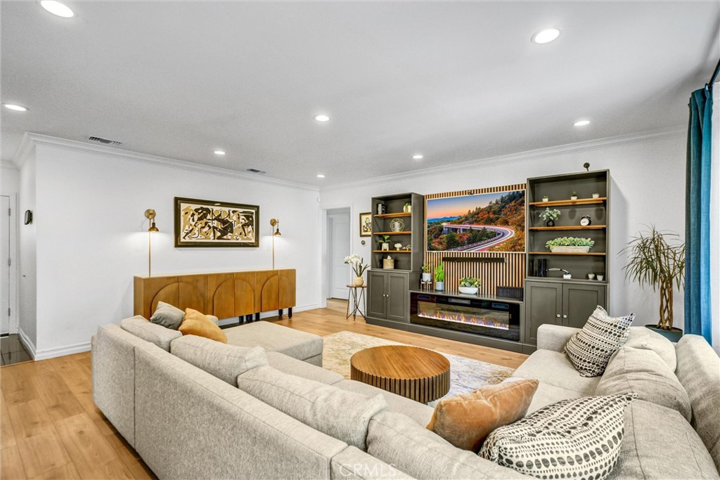6830 Bothwell
