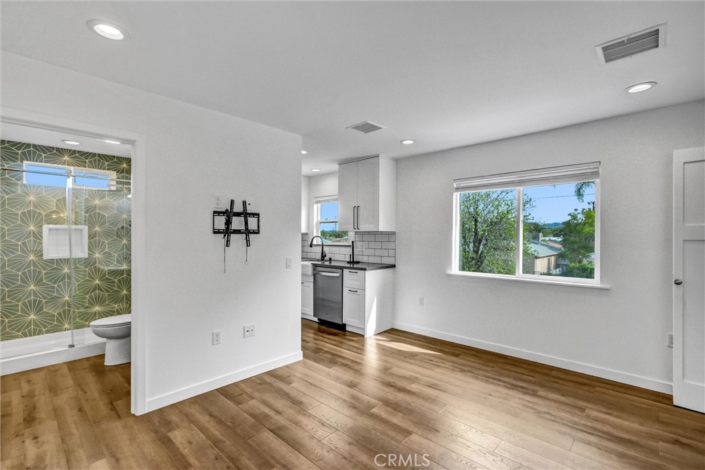 6830 Bothwell