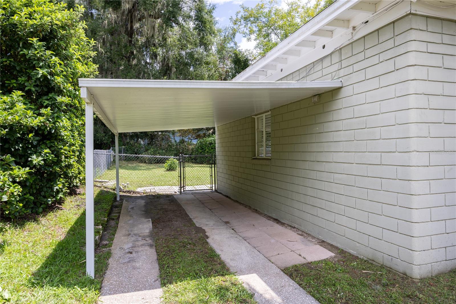 1067 SW 11TH TER
