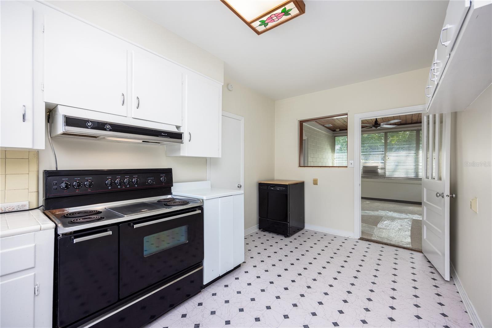 1067 SW 11TH TER
