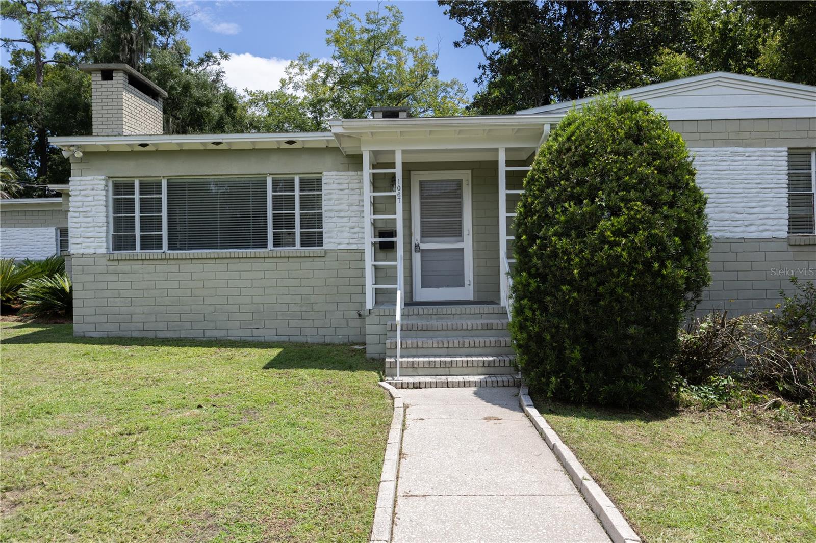 1067 SW 11TH TER