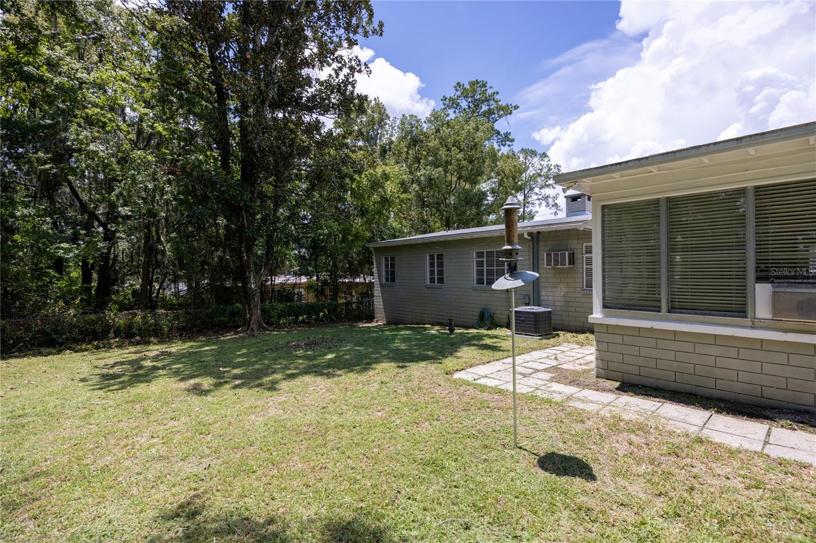 1067 SW 11TH TER