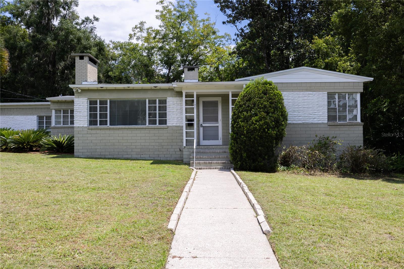 1067 SW 11TH TER