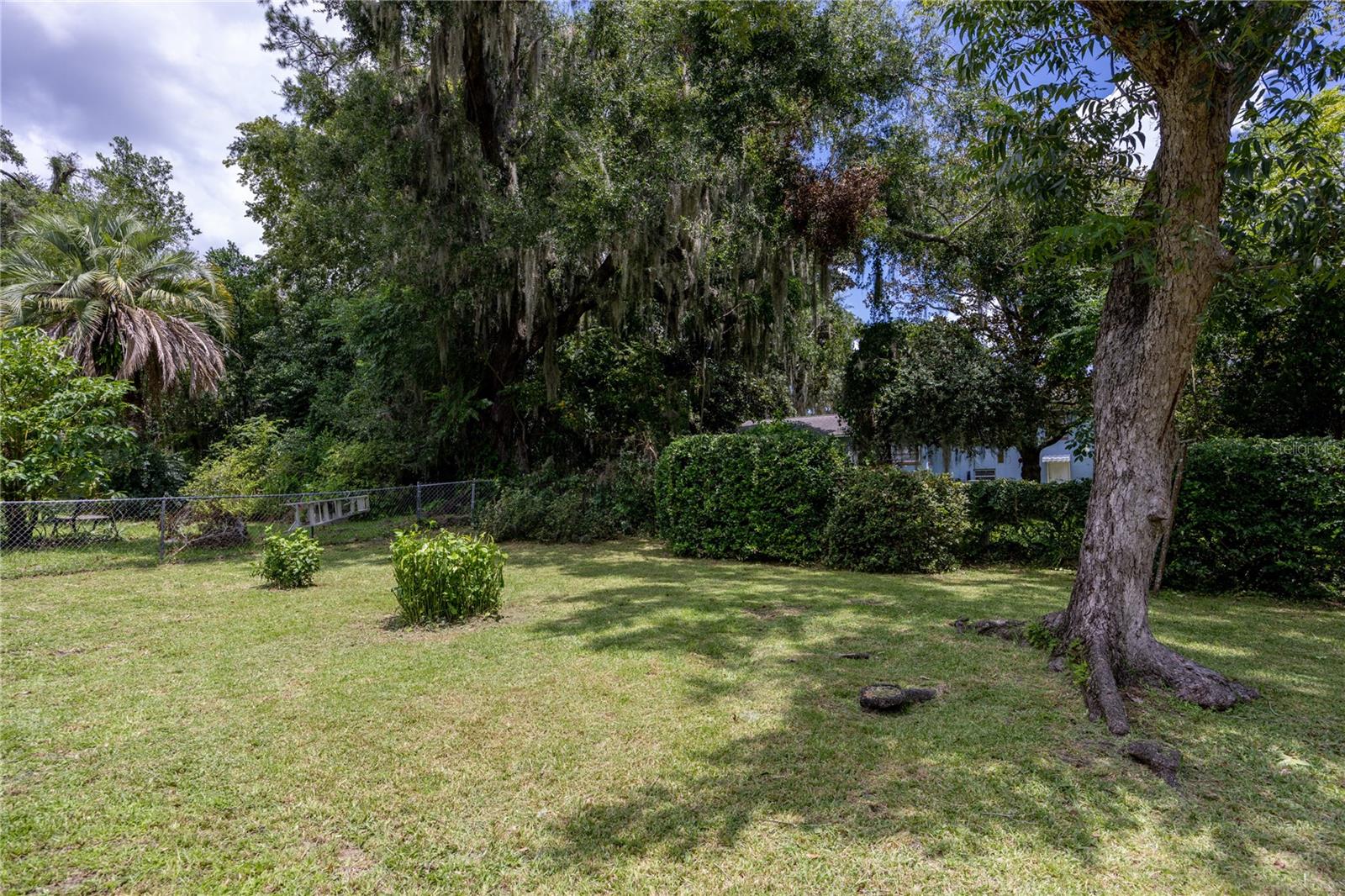 1067 SW 11TH TER