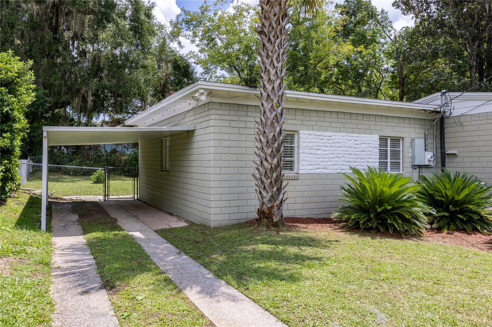 1067 SW 11TH TER