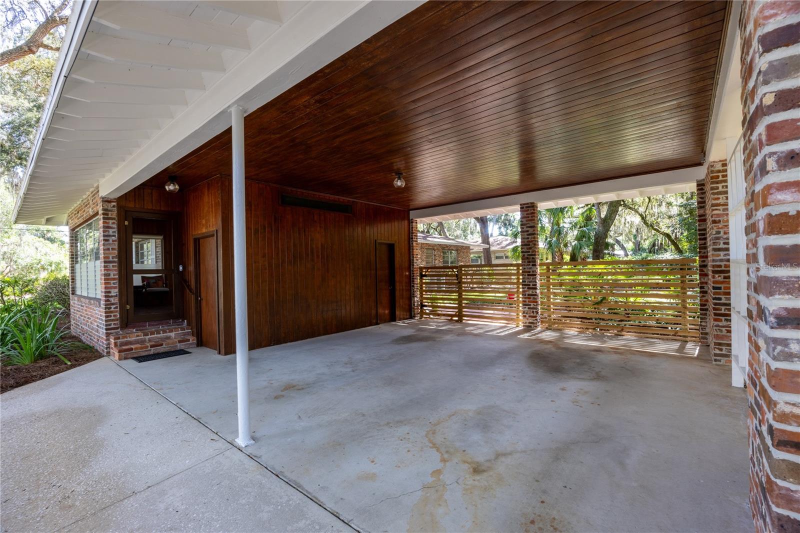 1625 NW 14TH AVE