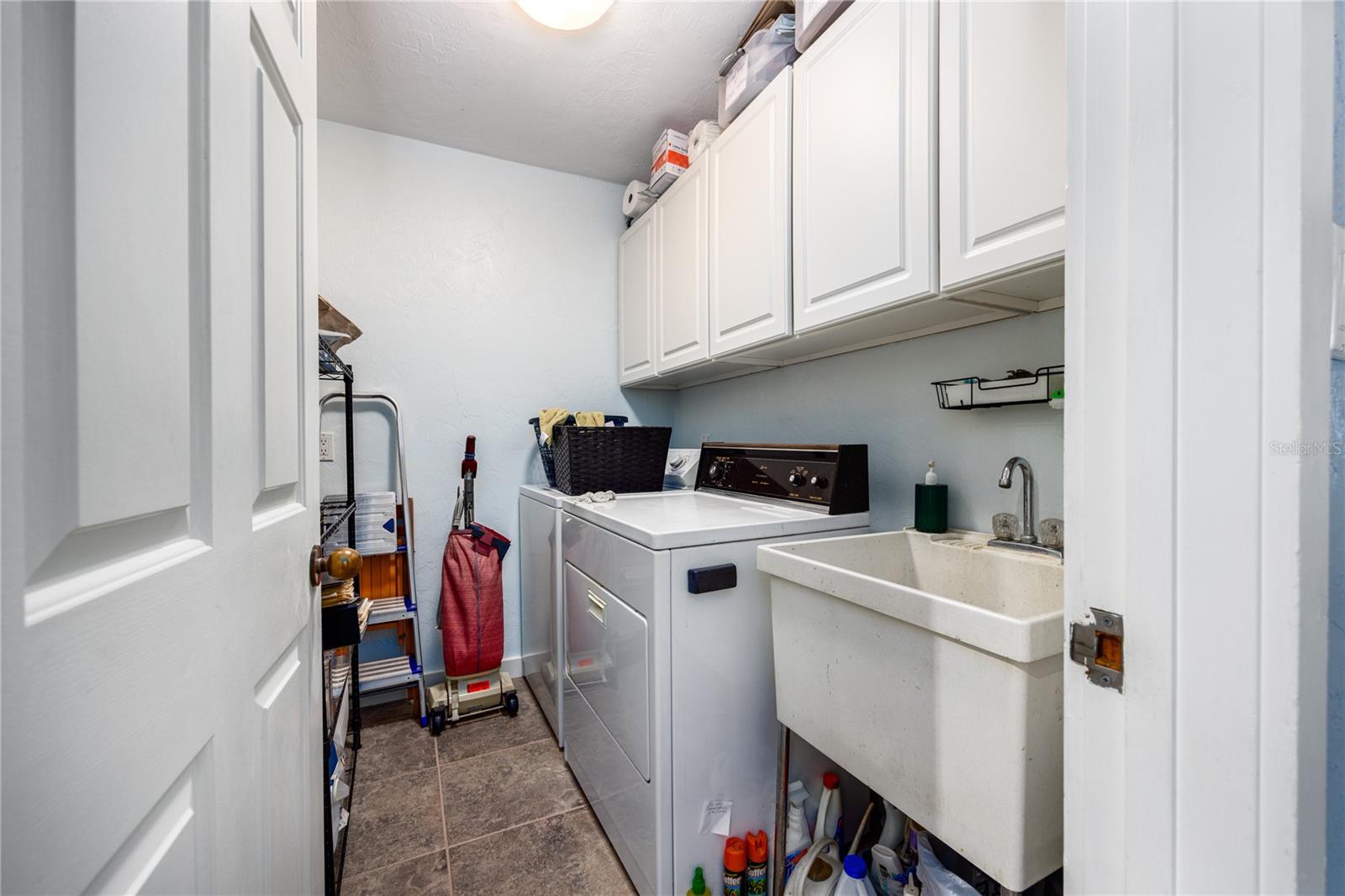 3007 SW 4TH CT