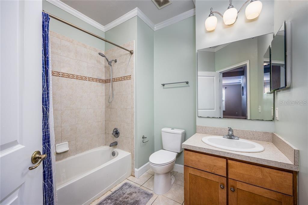 4537 NE 16TH TER