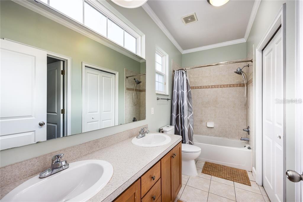 4537 NE 16TH TER
