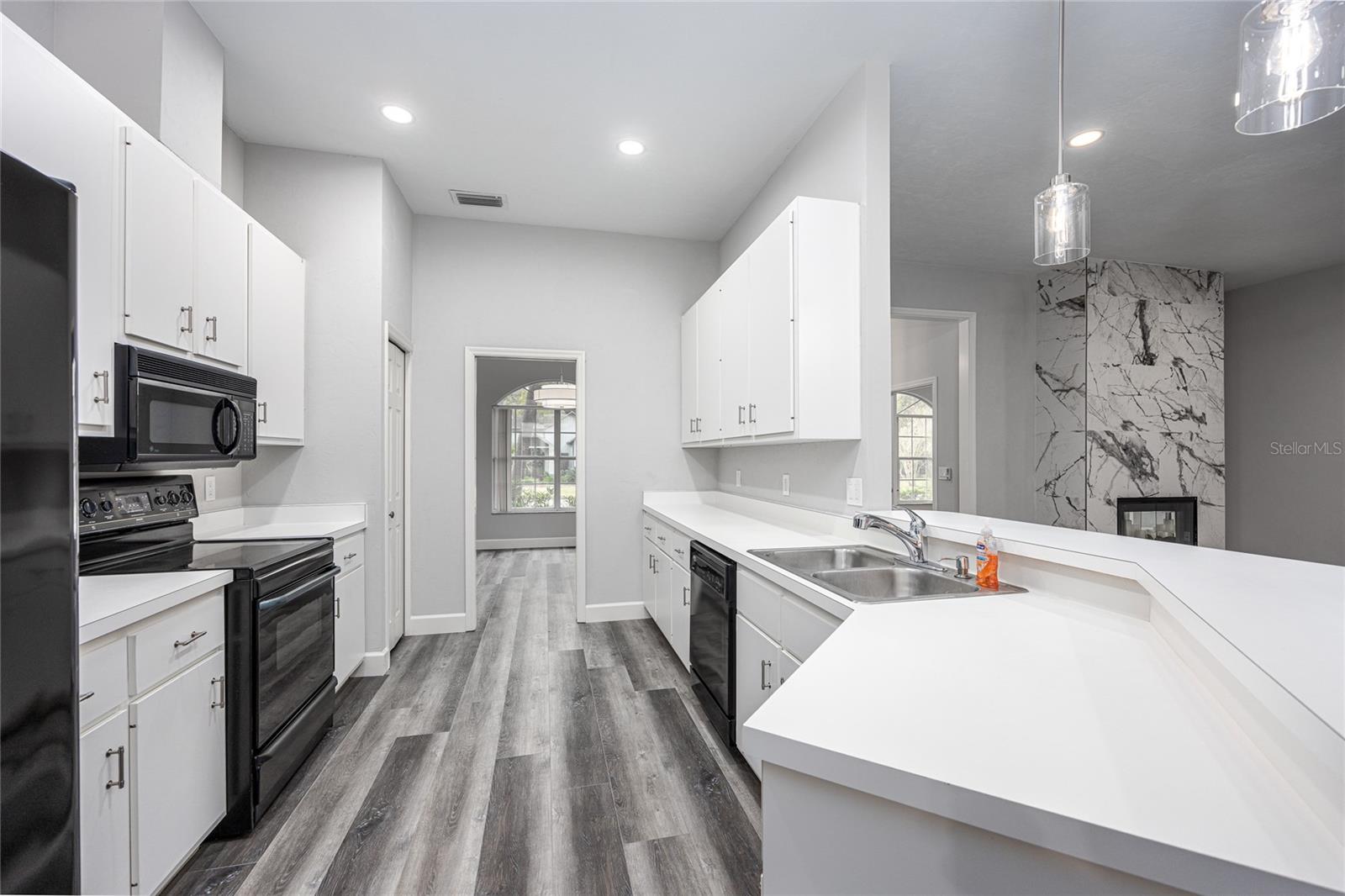 2103 SW 75TH TER