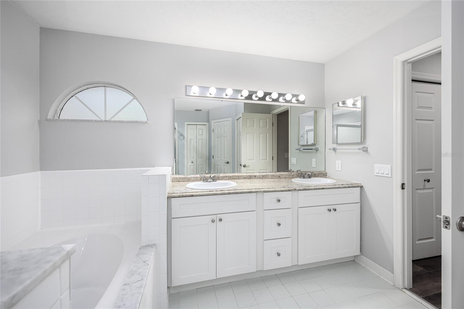 2103 SW 75TH TER