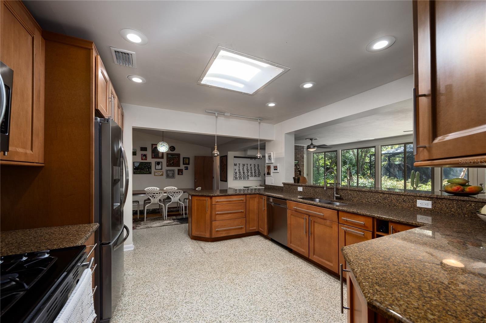 415 NW 32ND ST