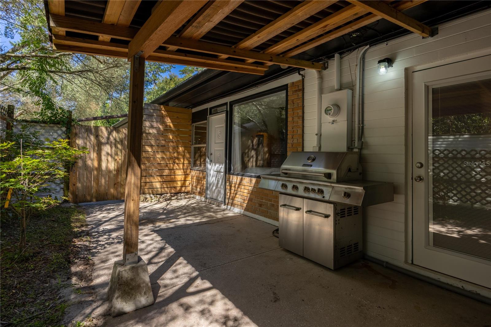 415 NW 32ND ST