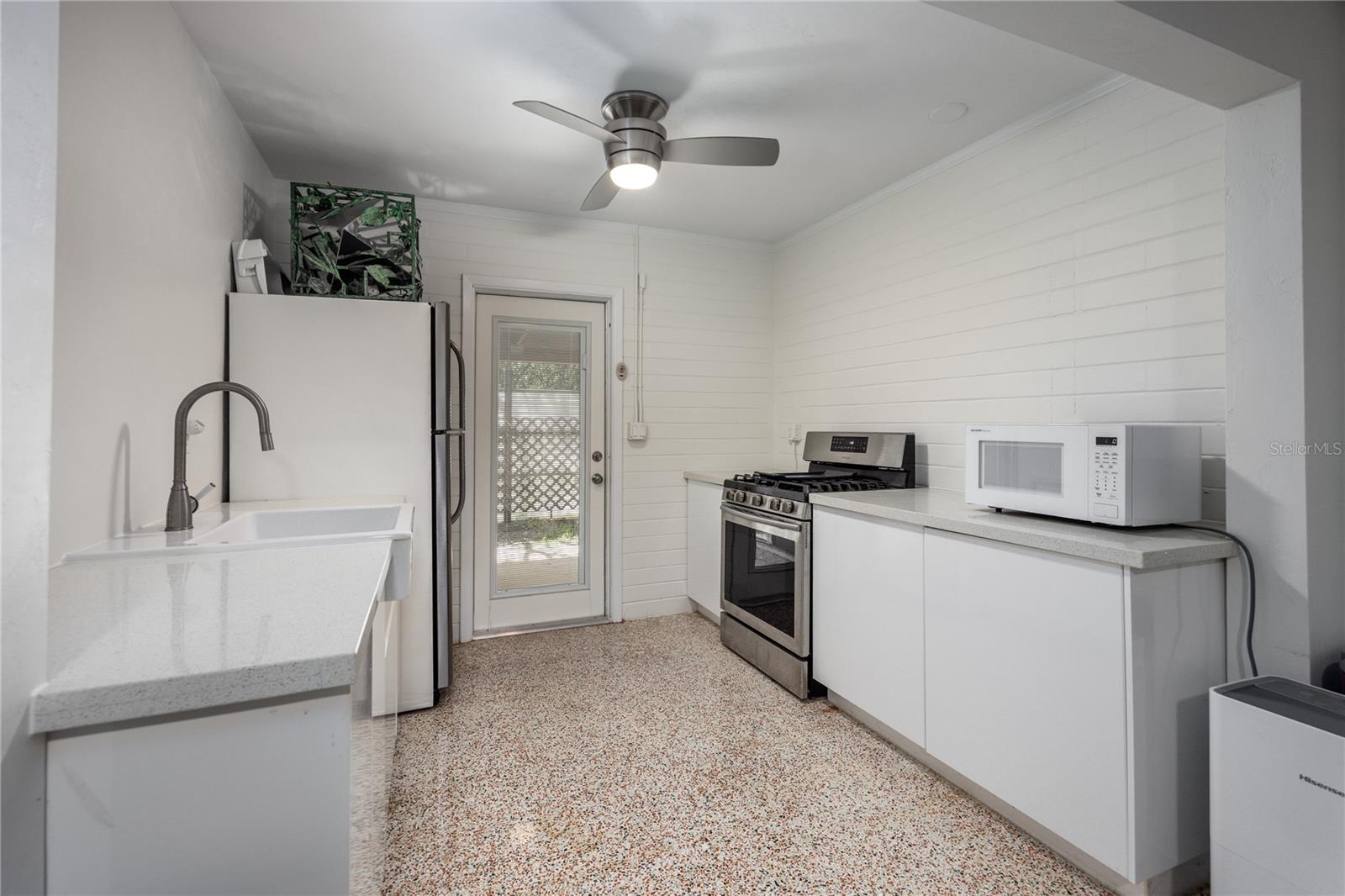 415 NW 32ND ST