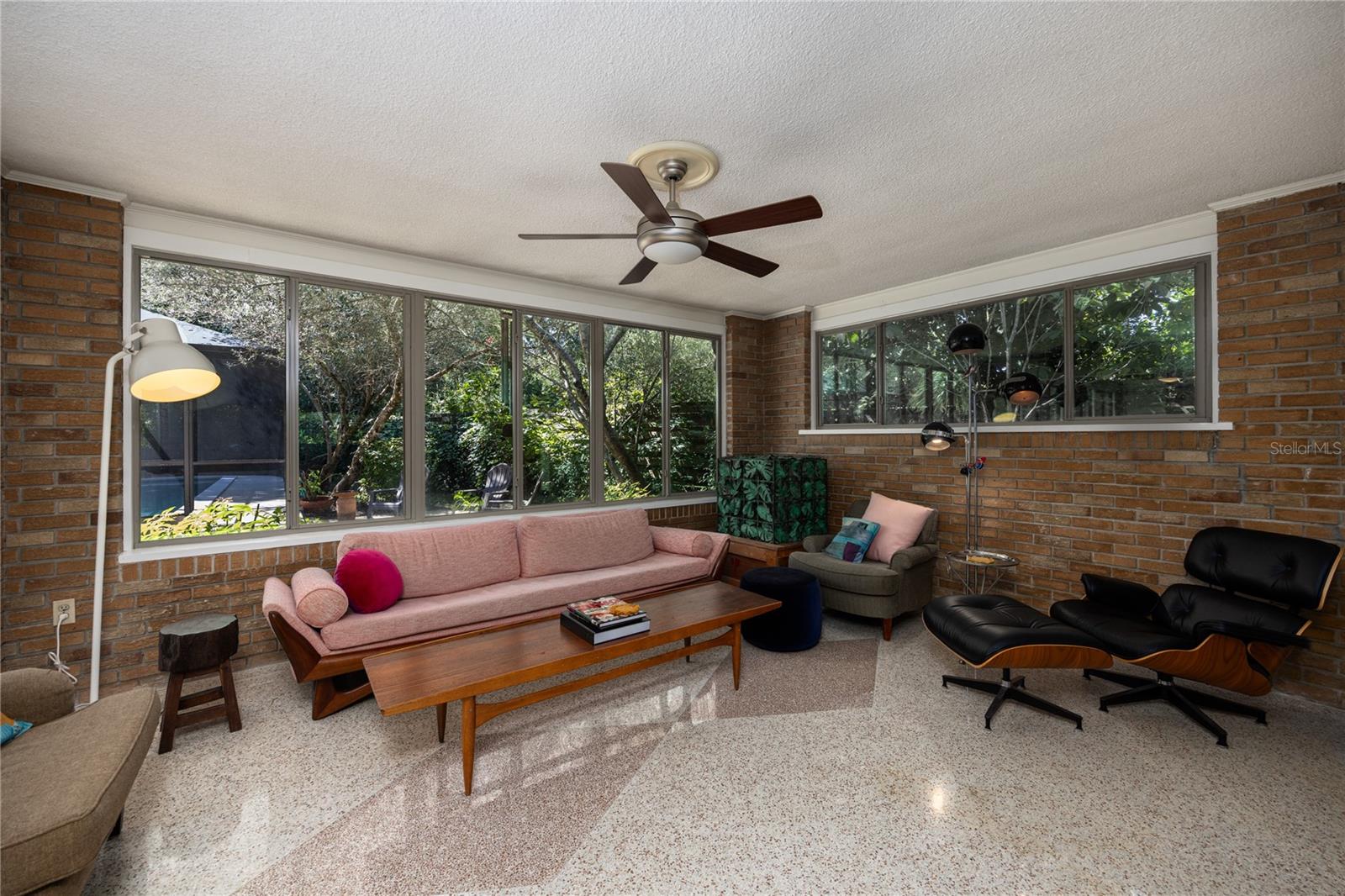 415 NW 32ND ST