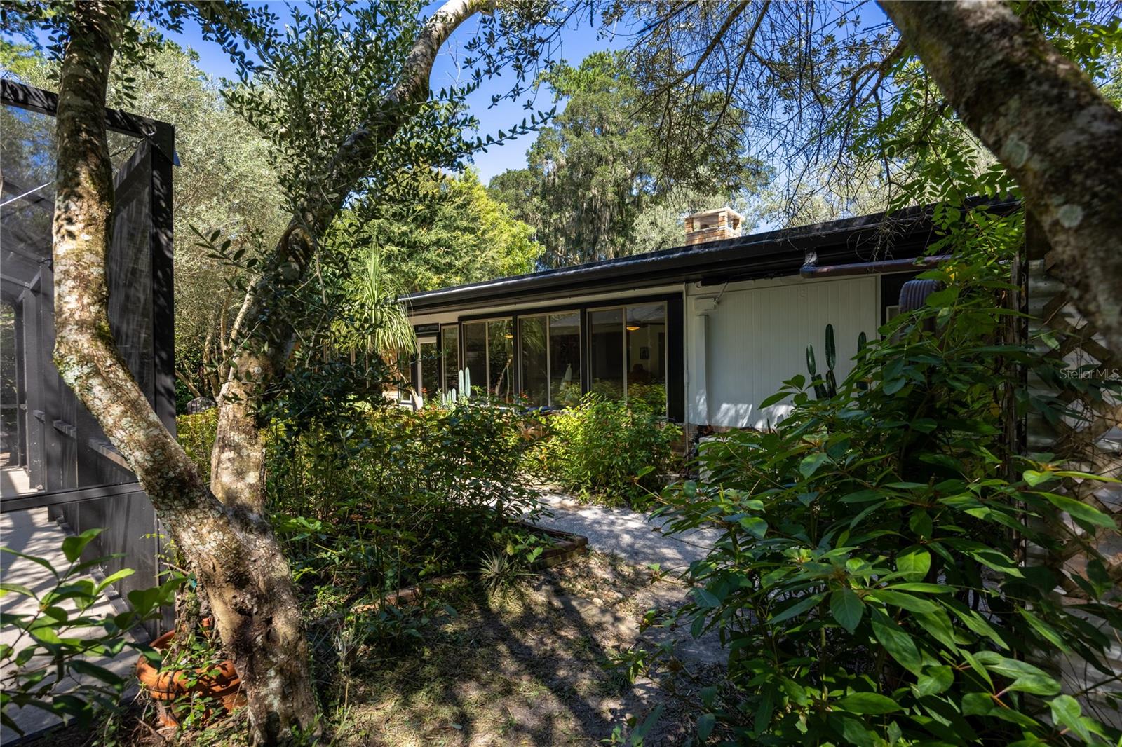 415 NW 32ND ST