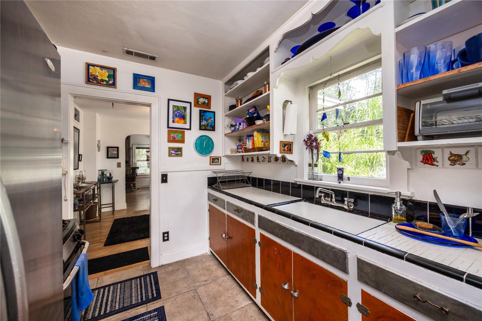 611 NE 10TH PL